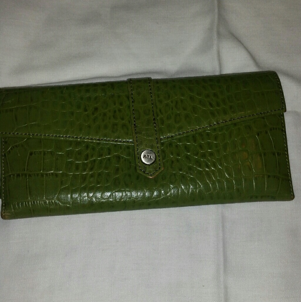 LOFT Green wallet